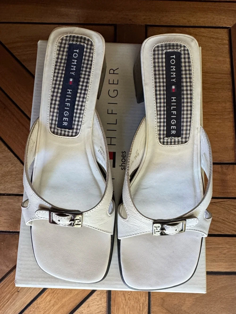 Tommy Hilfiger White Leather Buckle Thong Sandals